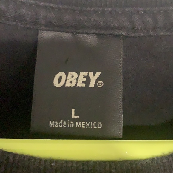 Obey T shirt - Picture 2 of 2